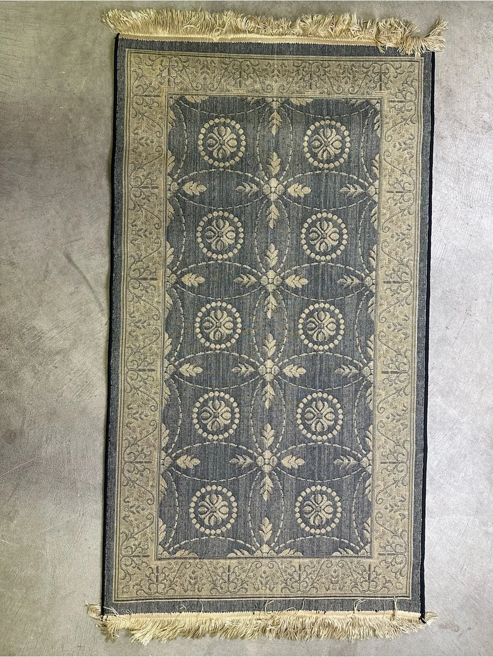 Vintage Black & Ivory Accent Area Rug 33x57 Fringe Traditional Floral Runner Rug